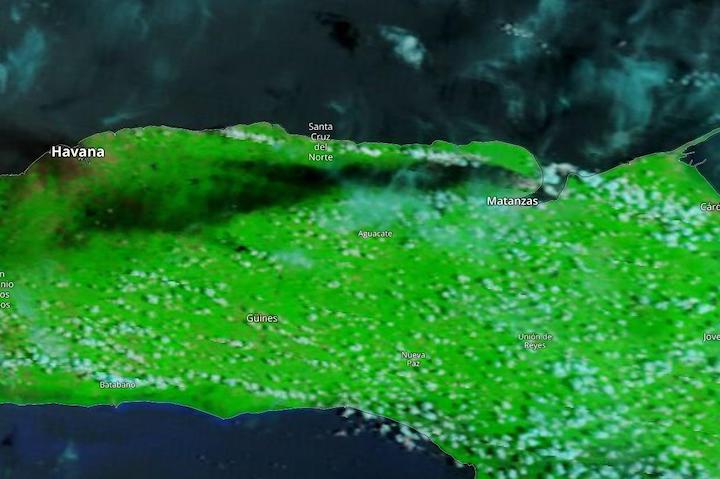 False-color corrected reflectance image of smoke emanating from a fire at an oil storage facility in Cuba on 8 August 2022 (MODIS/Terra)