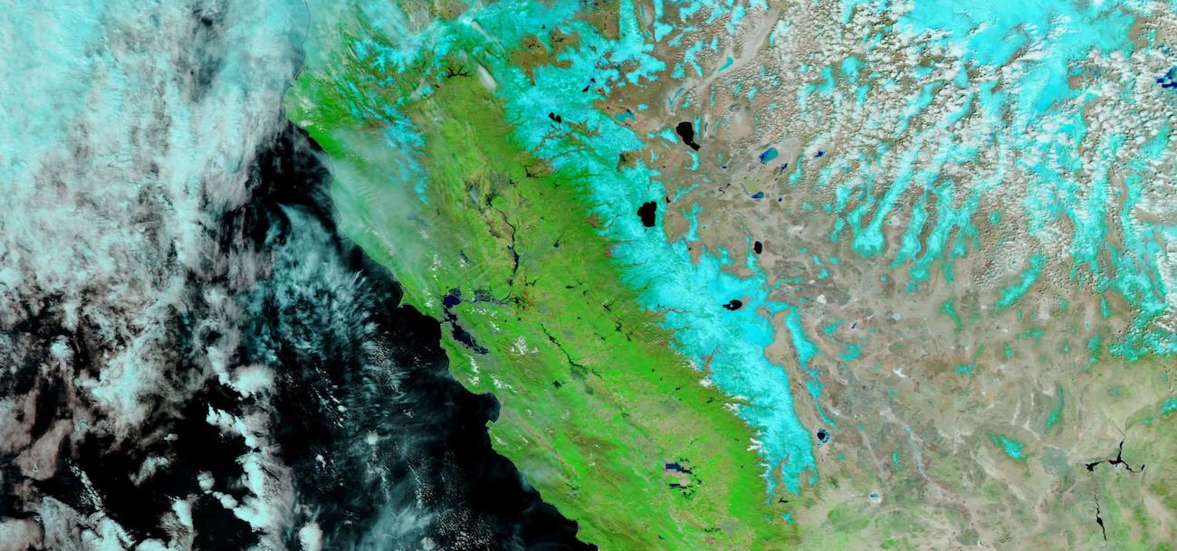 False-color image of snow in California on 5 April 2023. Image acquired by the VIIRS instrument aboard the NOAA-20 satellite