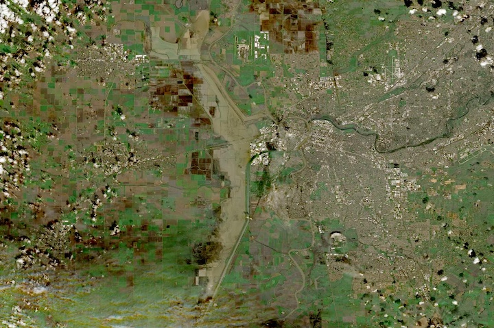 Floodwaters in the Yolo Bypass in northern California on 18 February 2024 from the MSI instrument aboard the Sentinel 2B satellite