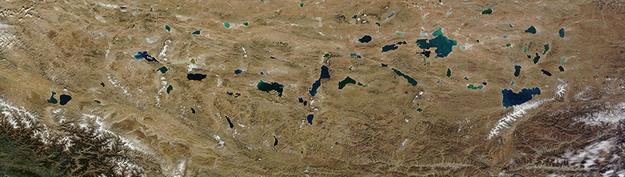 Lakes in the Qinghai-Tibet Plateau - feature grid