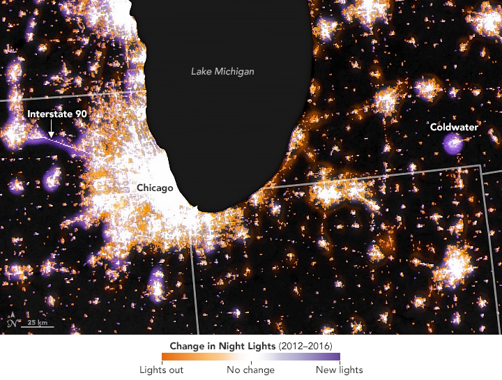 map shows where the intensity of light decreased (orange), increased (purple), and stayed the same (white) between 2012 and 2016 in the Midwest.