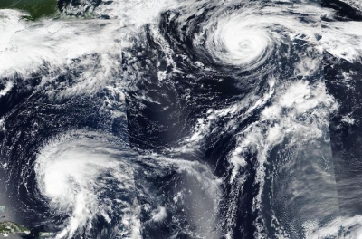 True color corrected reflectance image of Tropical Storms Earl and Danielle on 6 September 2022 from the VIIRS instrument aboard the joint NASA/NOAA Suomi NPP satellite