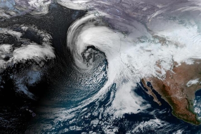 GeoColor image of a bomb cyclone approaching the west coast of the United States of America on 4 January 2023 at 17:30UTC from the GOES-West satellite