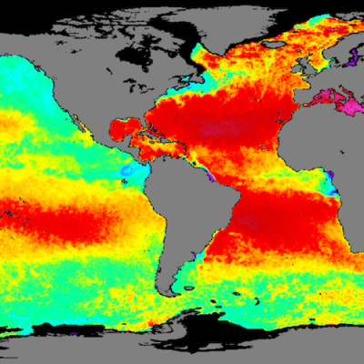 Map of Atlantic and Pacific oceans with colors indicating sea surface salinity.