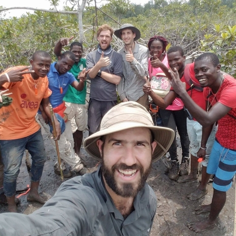 selfie_in_field_with_other_researchers_resize