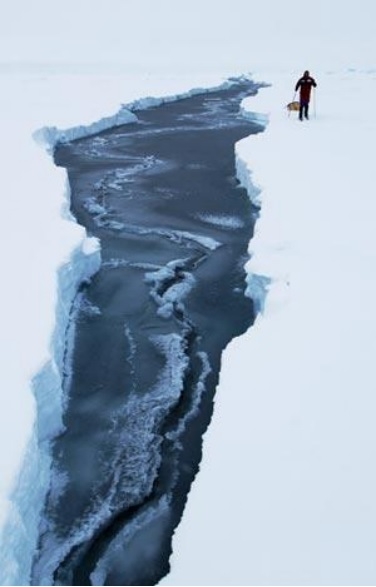 Arctic sea ice fracture