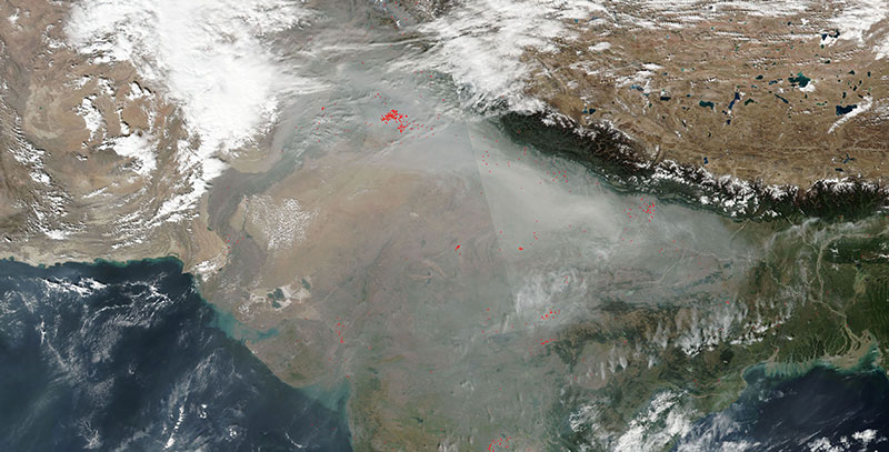 Fire and smoke in Northern India on 13 November 2017 (Suomi-NPP/VIIRS)