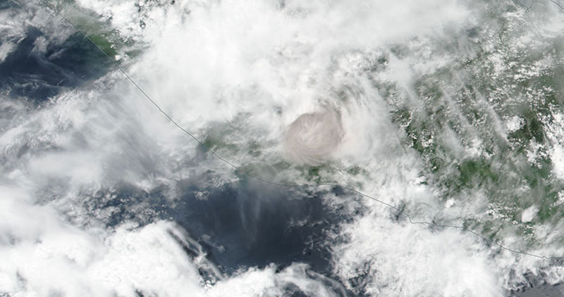 Ash plume from the Fuego Volcano, Guatemala on 3 June 2018 (Suomi-NPP/VIIRS)