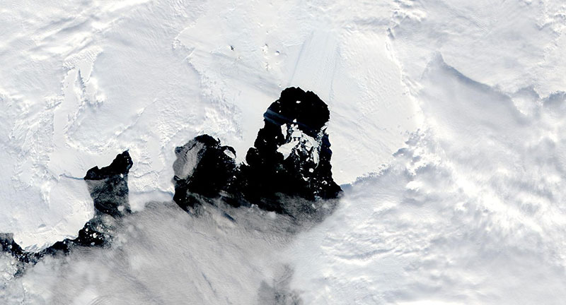 Iceberg B49 from Pine Island Glacier on 15 February 2020 (Aqua/MODIS)