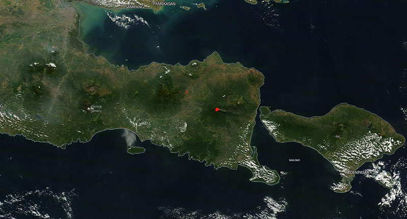 MODIS/Terra image of the Raung Volcano, Indonesia on 5 July 2015