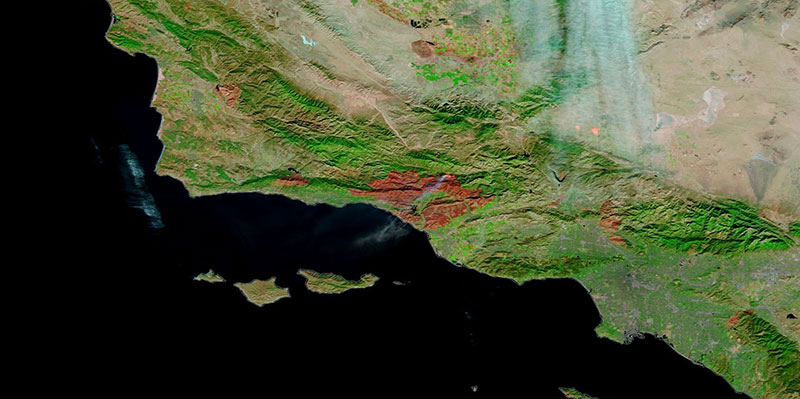 False color image of the Thomas Fire, California on 17 December 2017 (MODIS/Terra)